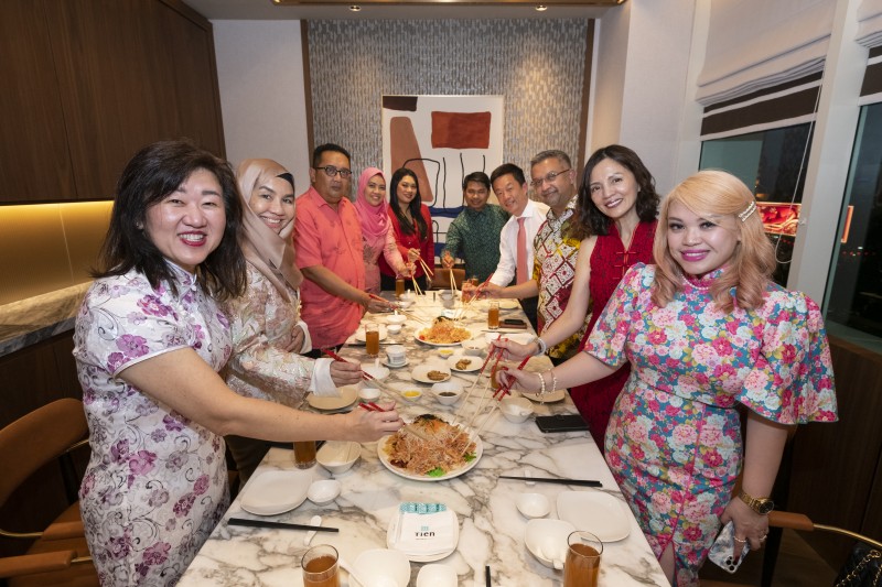 SENTUHAN VINTAJ MEWARNAI PERAYAAN TAHUN BARU CINA SURIA KLCC