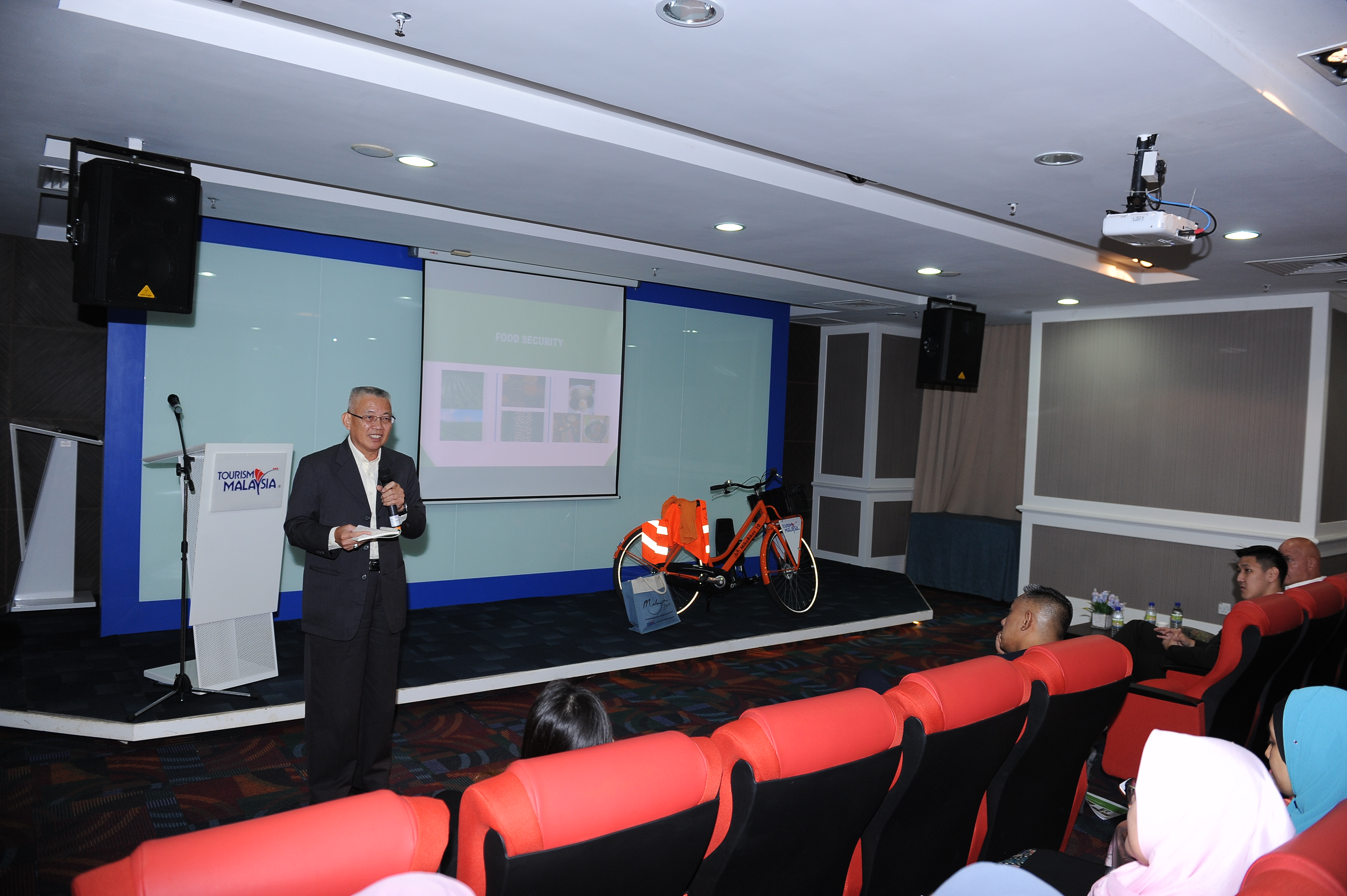 Thursday Talk - Mike Bikes, The Rift & Anthony Wong