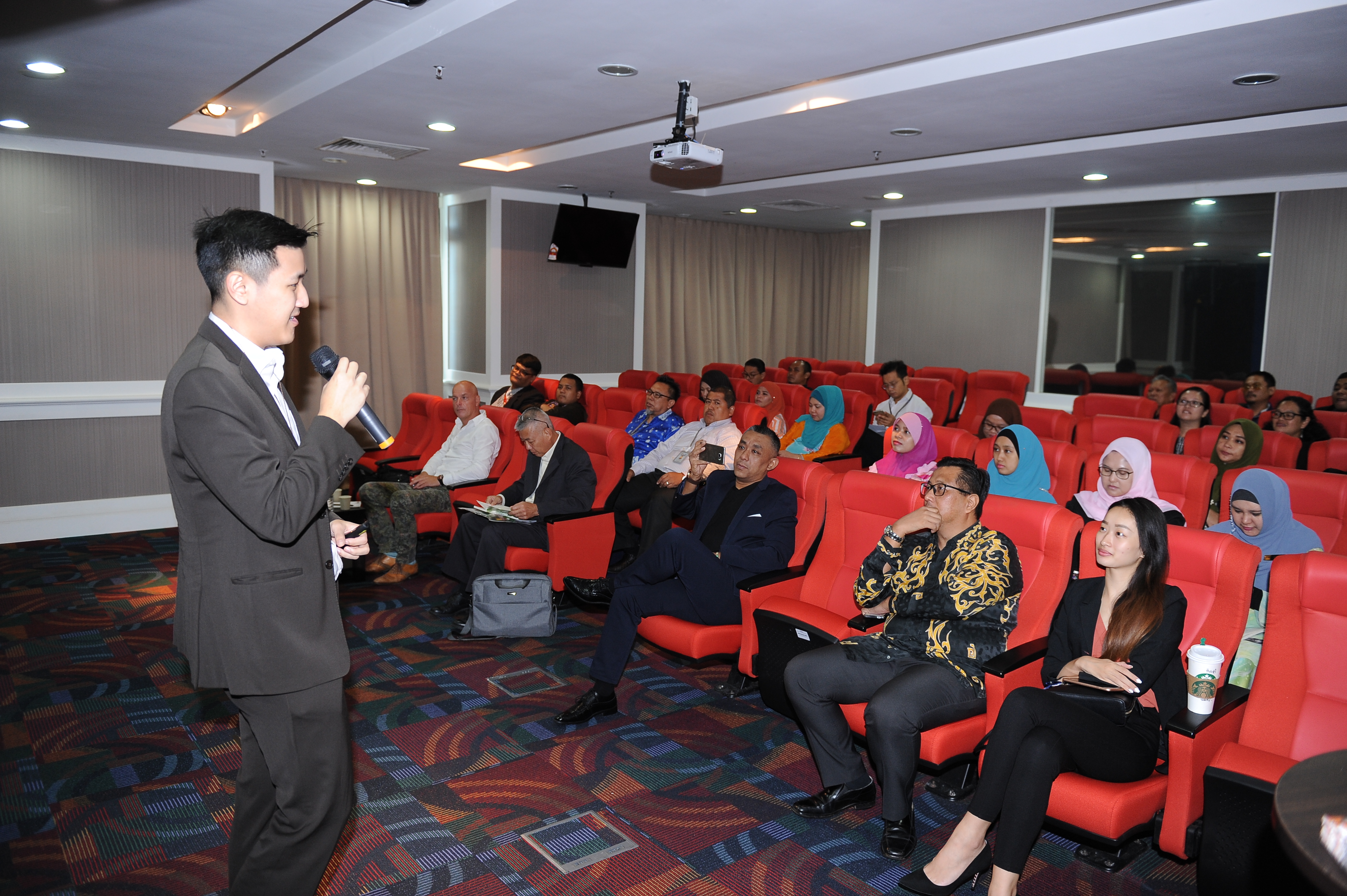 Thursday Talk - Mike Bikes, The Rift & Anthony Wong