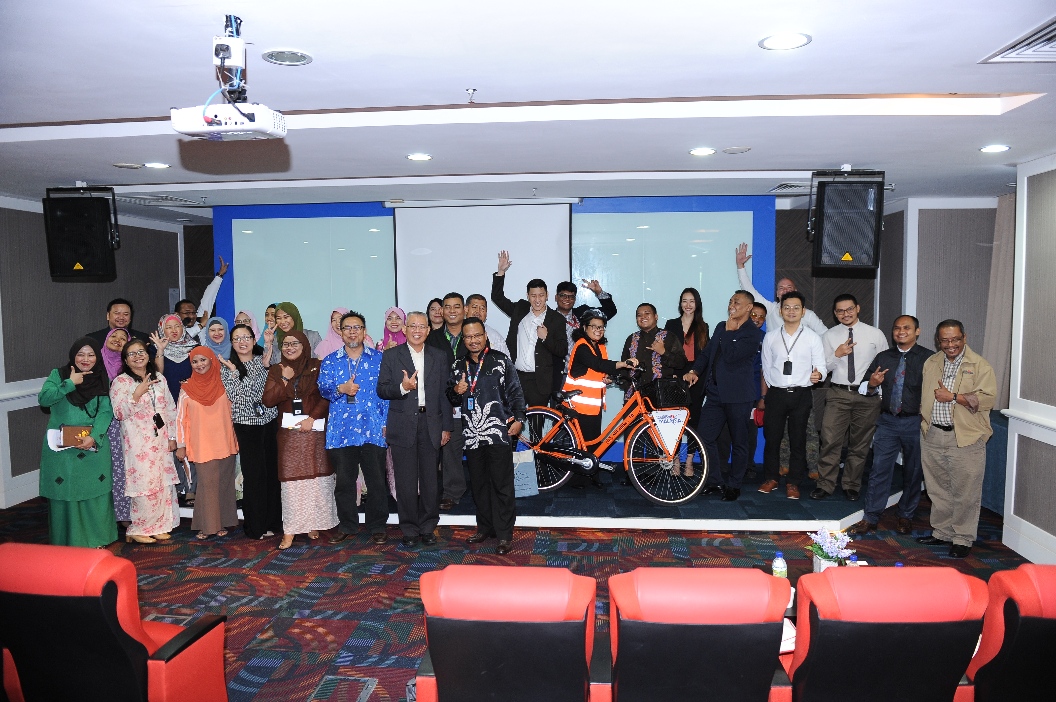 Thursday Talk - Mike Bikes, The Rift & Anthony Wong