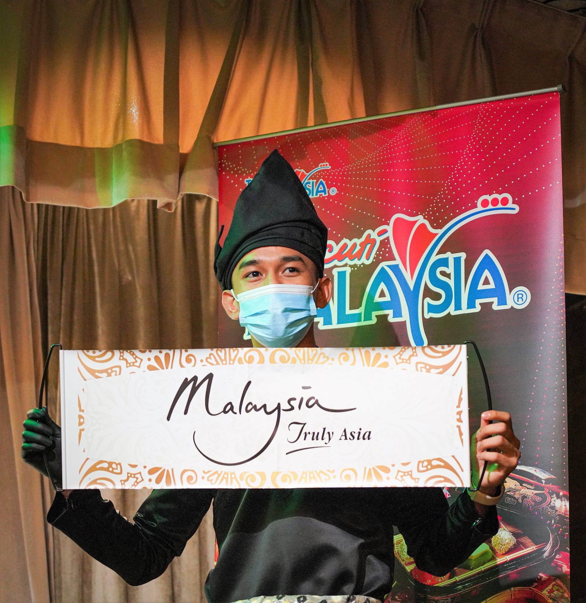 Gastrodiplomacy with Tourism Ambassador Dato’ Chef Ismail at Rebung Restaurant. 15 - 28 February 2022