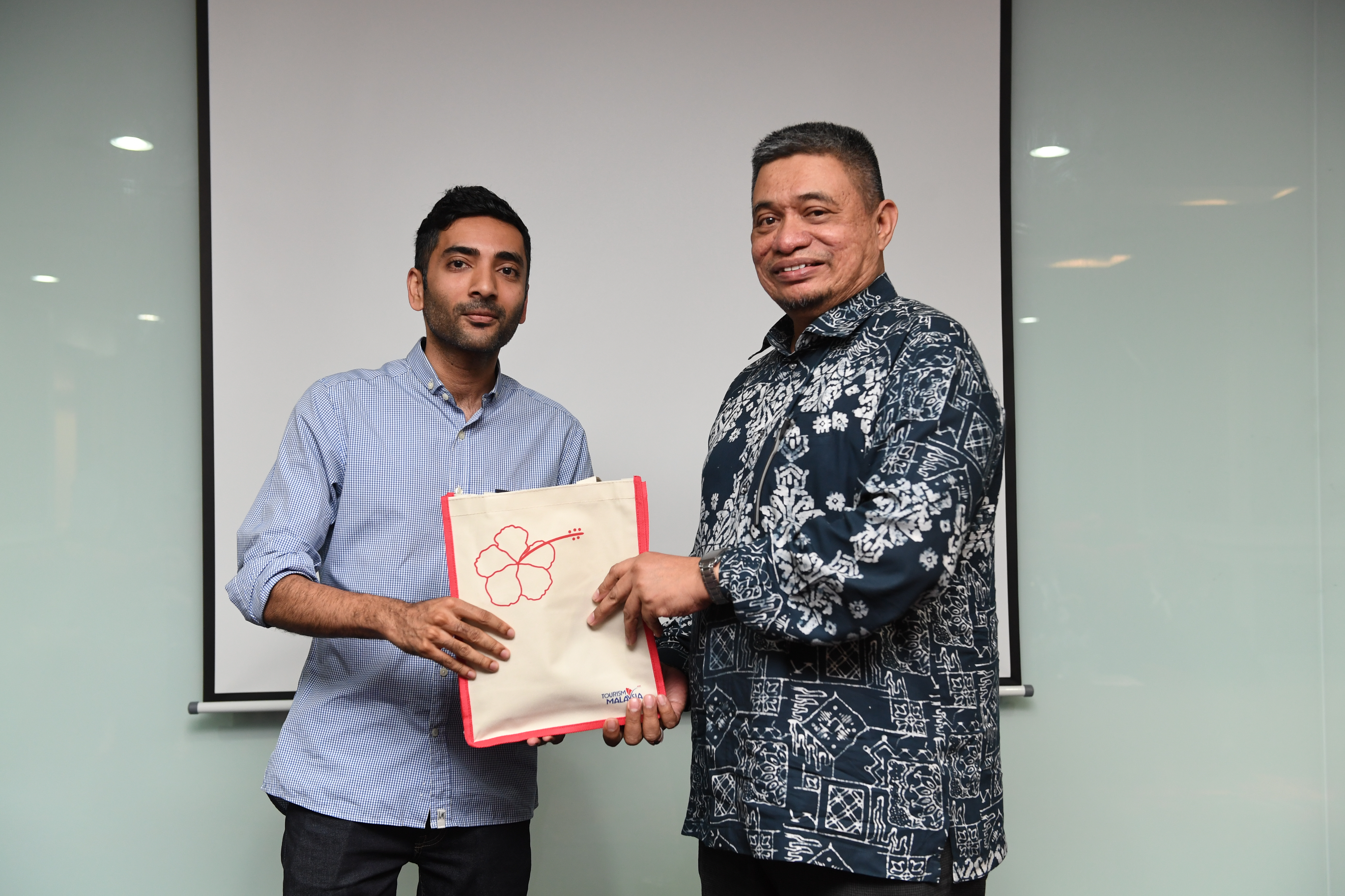 Thursday Talk - PNB Perdana Hotel, BigPay Airasia & Syafikh Errsyam on Malaysia Social Media