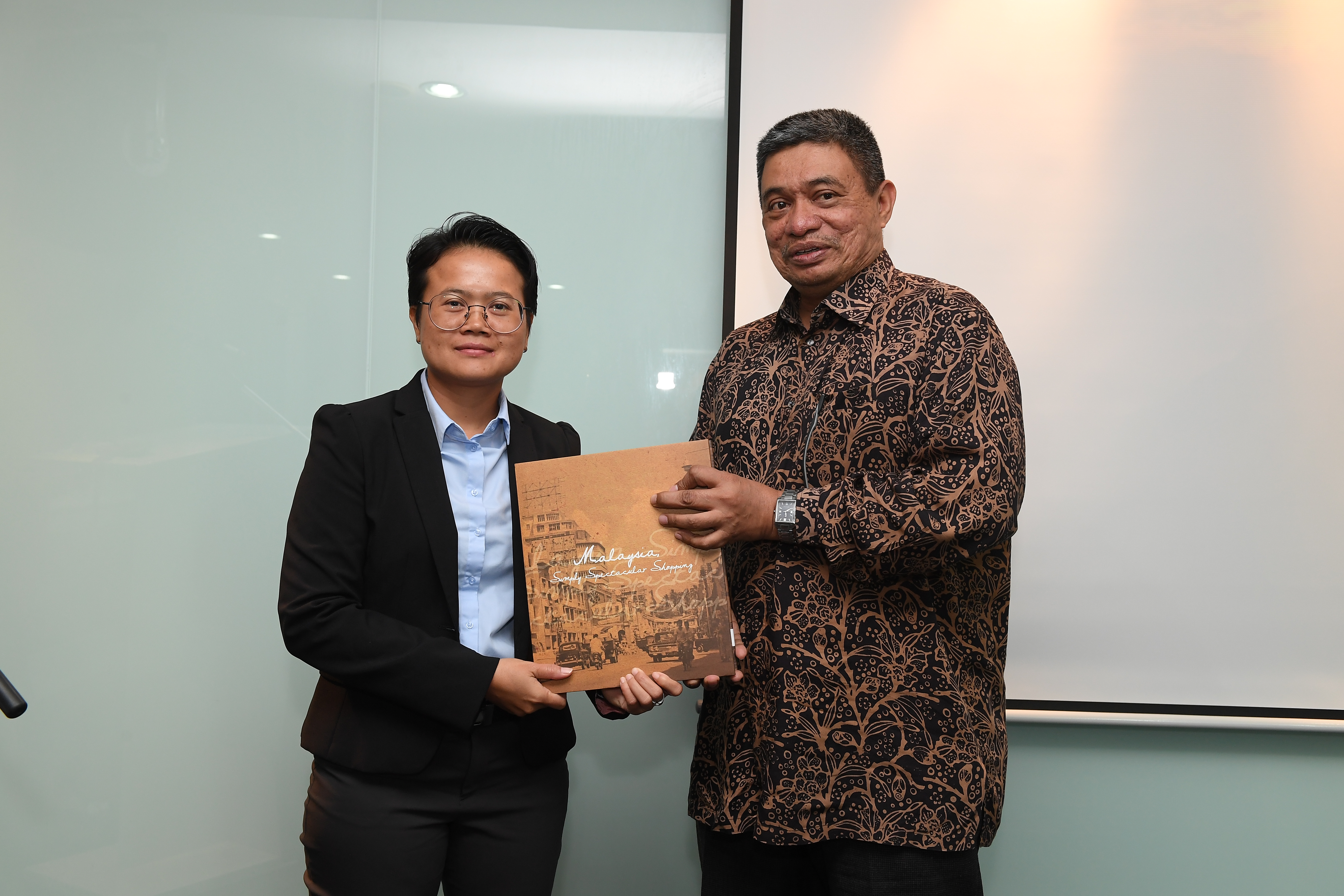 Thursday Talk Session with Sarawak Tourism Board & Sarawak Convention Centre